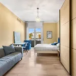 Апартаменты Urban Retreat In Loreto Metro E Free Wifii *