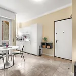 Апартаменты Urban Retreat In Loreto Metro E Free Wifii *