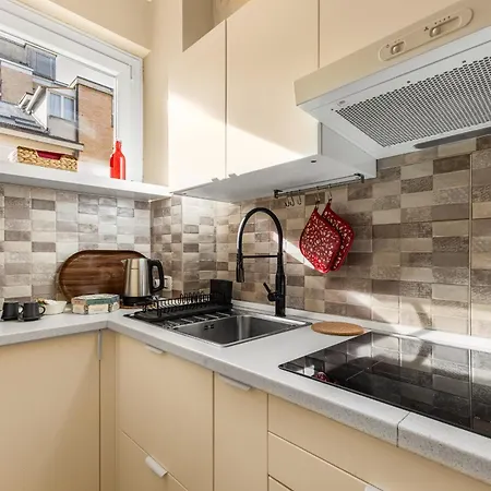 Апартаменты Urban Retreat In Loreto Metro E Free Wifii *
